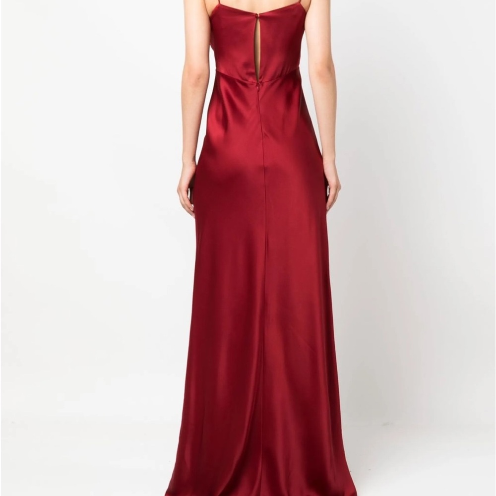 Max Mara Elegant Red Satin Gown - Picture 3 of 12
